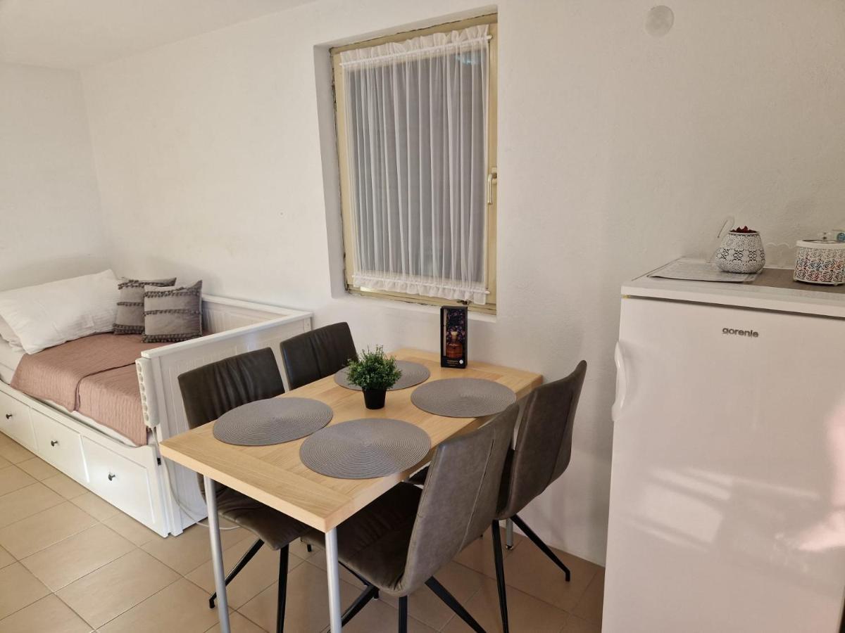 Apartment Misic Rtina Bagian luar foto