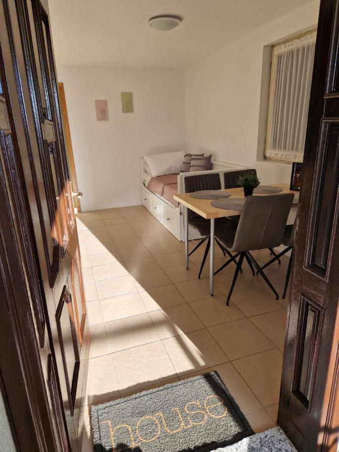 Apartment Misic Rtina Bagian luar foto