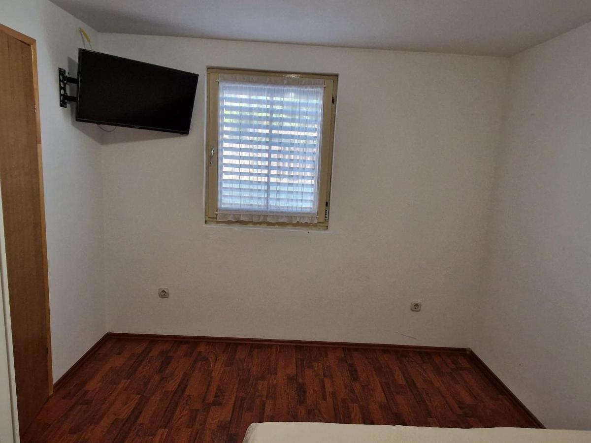 Apartment Misic Rtina Bagian luar foto